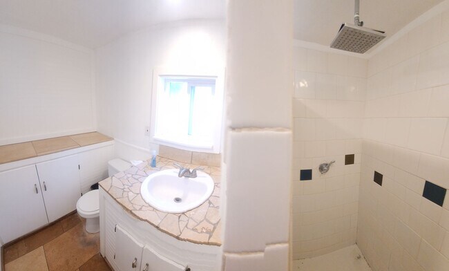 Building Photo - 1941 Abbott St