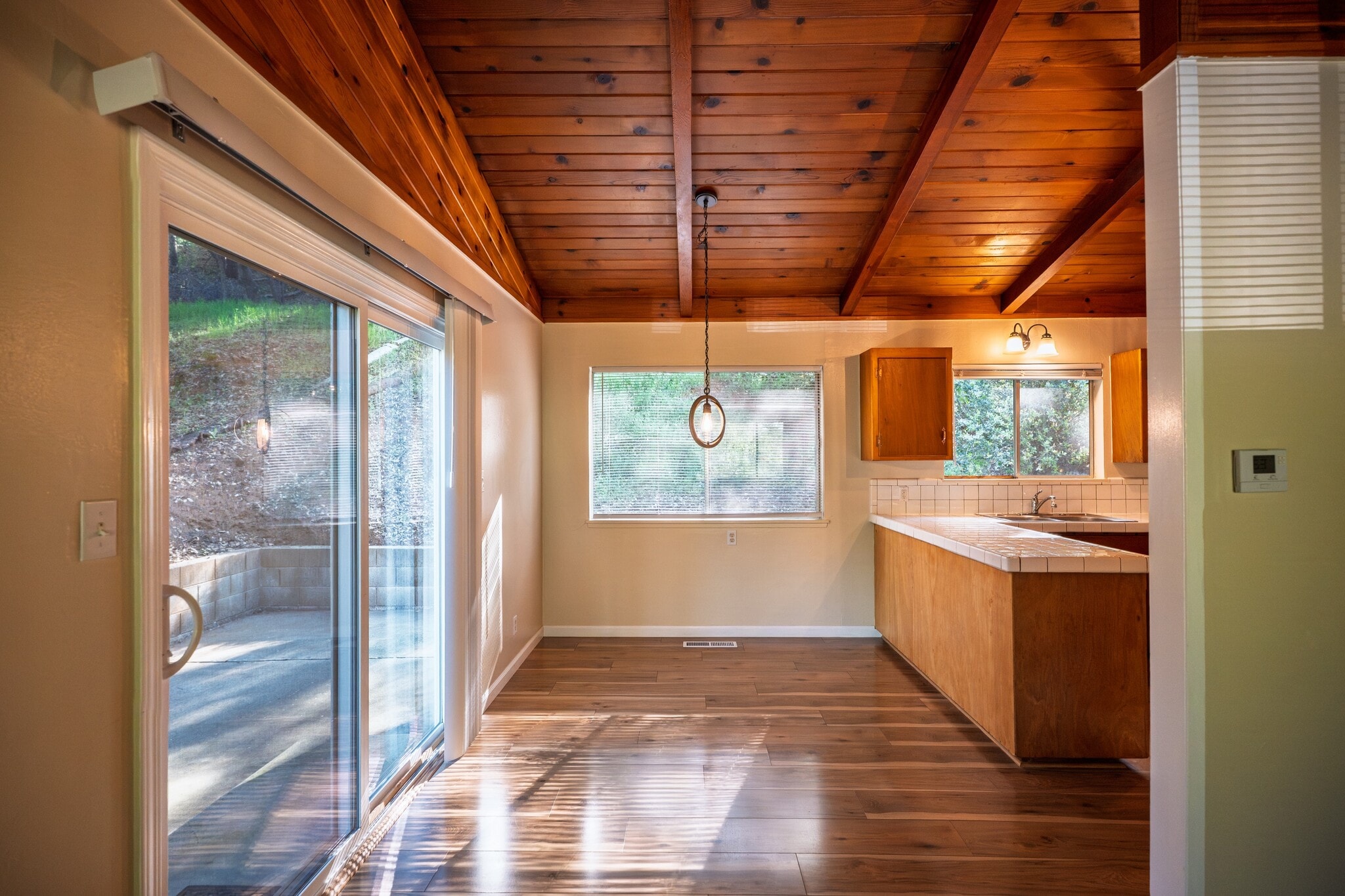 Building Photo - 951 Shaws Flat Rd