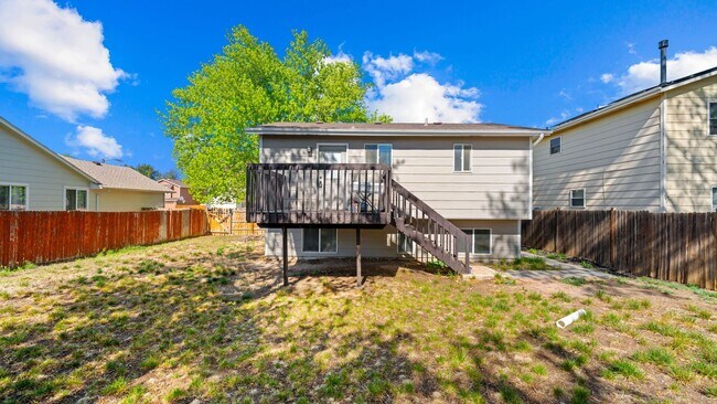 Building Photo - 580 Upton Dr