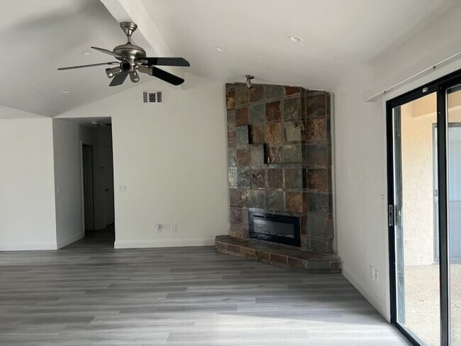 Building Photo - Charming 3-Bed, 2-Bath Home in Desirable G...