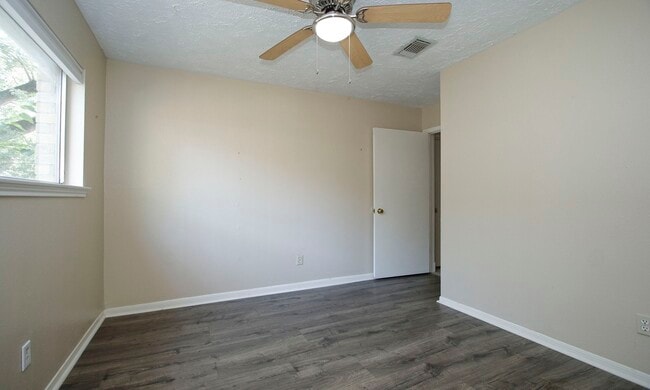 Building Photo - 21306 Park Run Dr