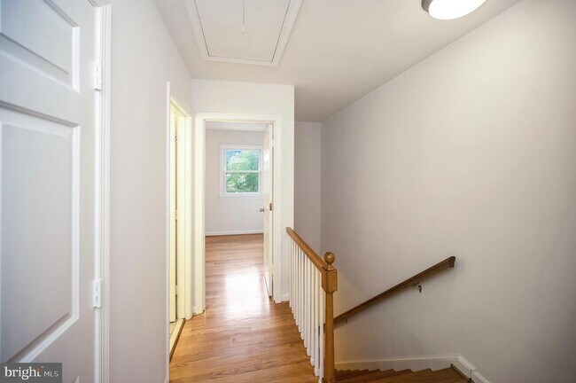 Building Photo - 455 Ridgemore St