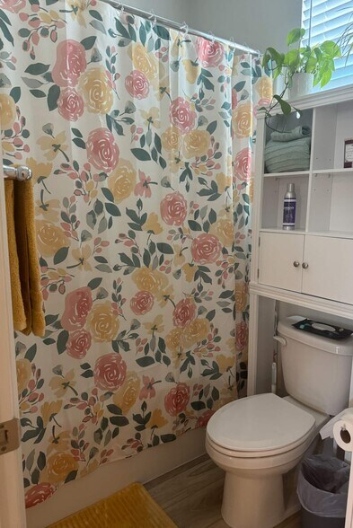 Building Photo - 211 N Vincent Ave