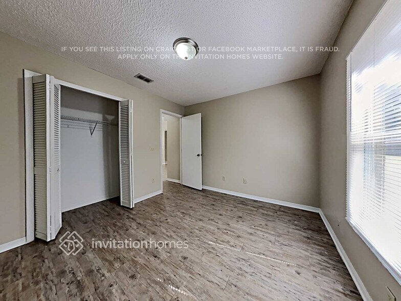 Building Photo - 2624 Lake Jackson Cir