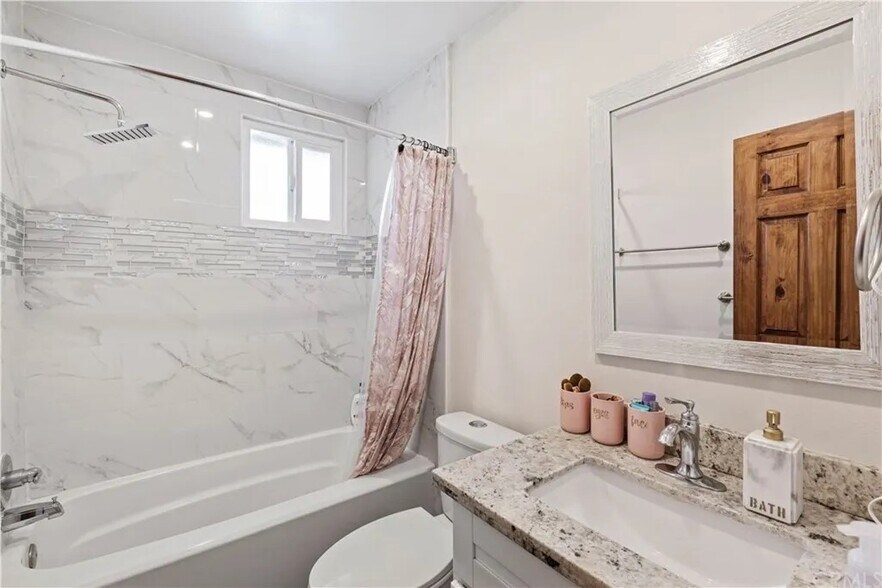 Bathroom - 37 E Howard St