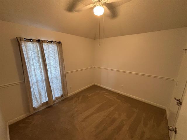 Building Photo - 10717 Canoe Rd