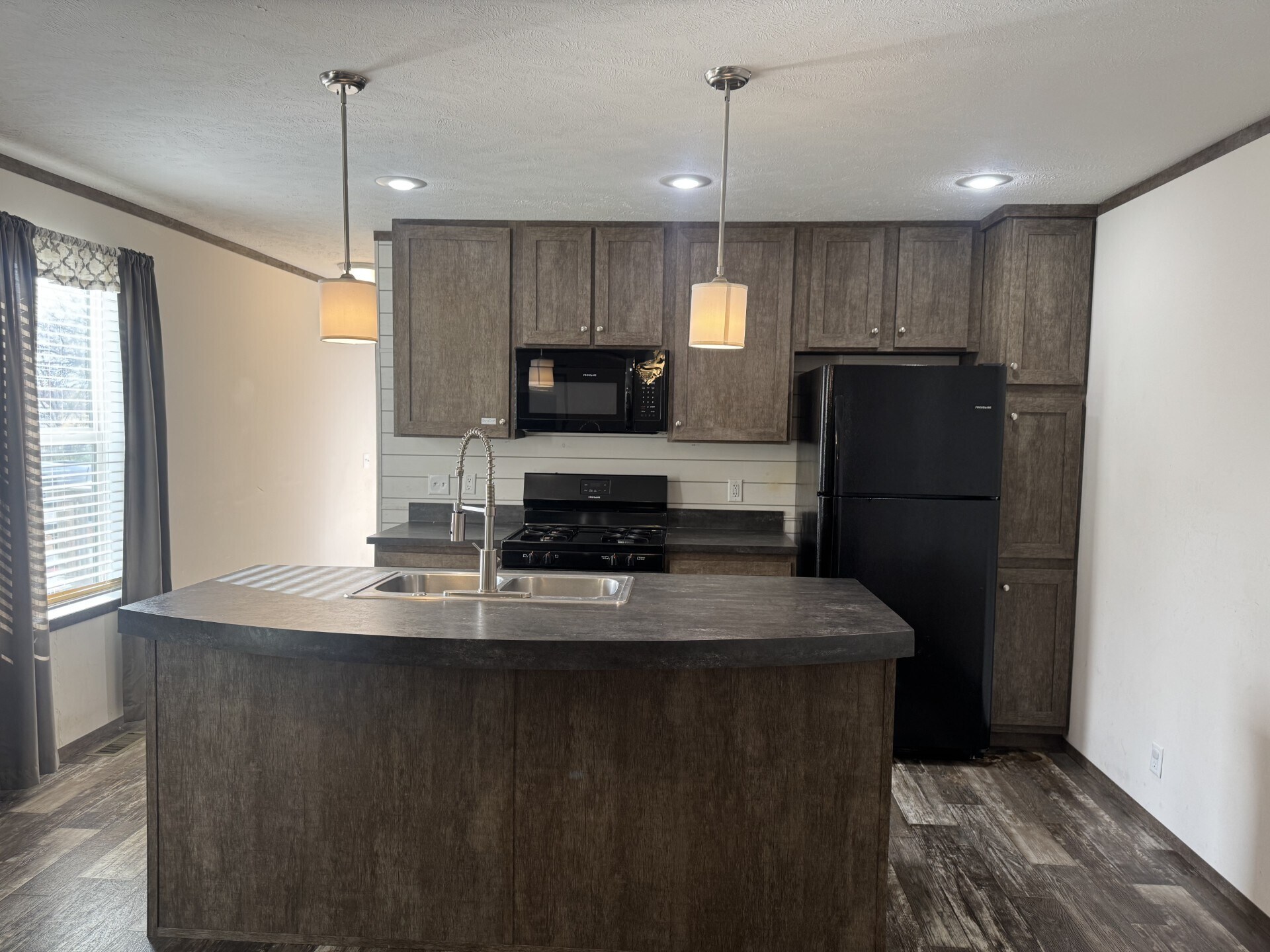 Building Photo - 55 Arbor St