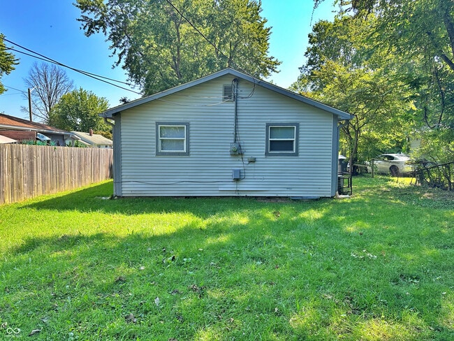 Building Photo - 3236 S Temple Ave