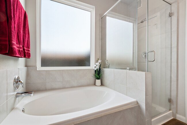 Building Photo - 2576 Westslope Dr