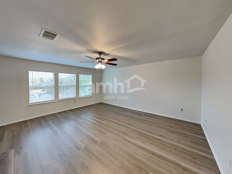 Building Photo - 7622 Bartell Point