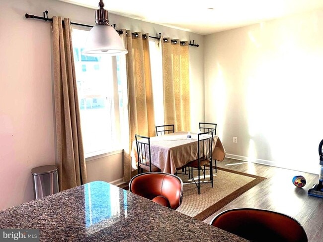 Building Photo - 9606 Julia Ln