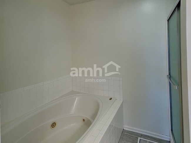 Building Photo - 7188 Bethel Ct