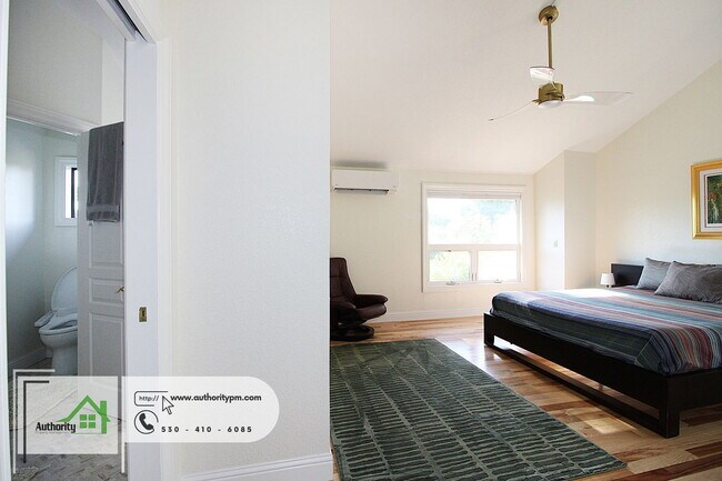 Building Photo - 3350 Mountain Oak Dr