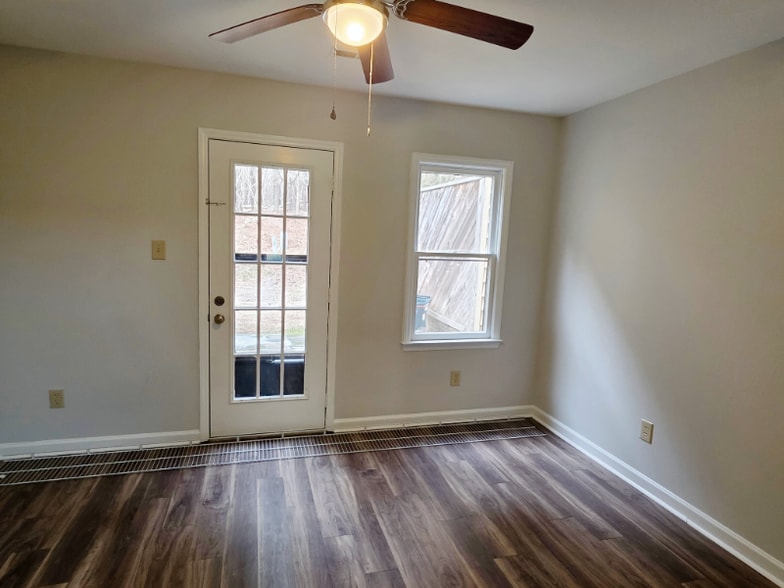 Building Photo - 93 Stone Hill Ct