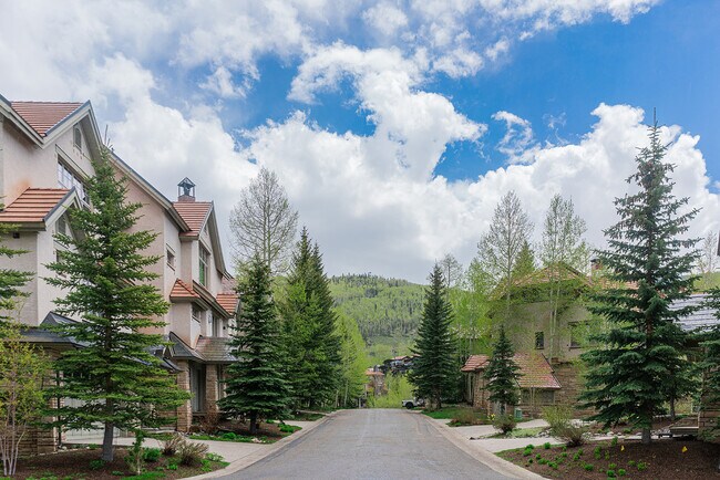 Building Photo - 100 Aspen Ridge Dr