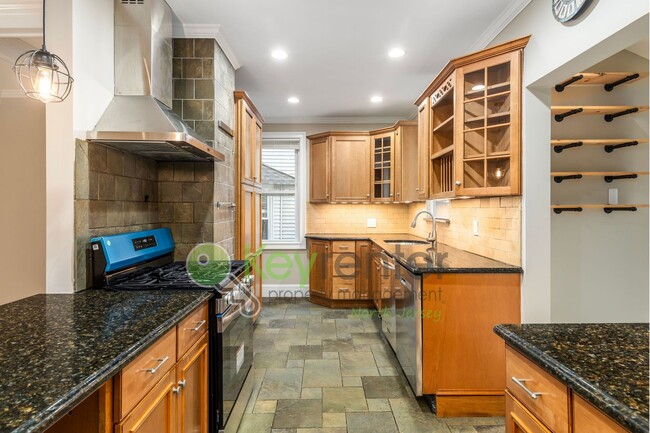 Building Photo - Spacious 3BR Home with Finished Attic, Fenced Yard & Easy NYC Commute – No Broker Fee