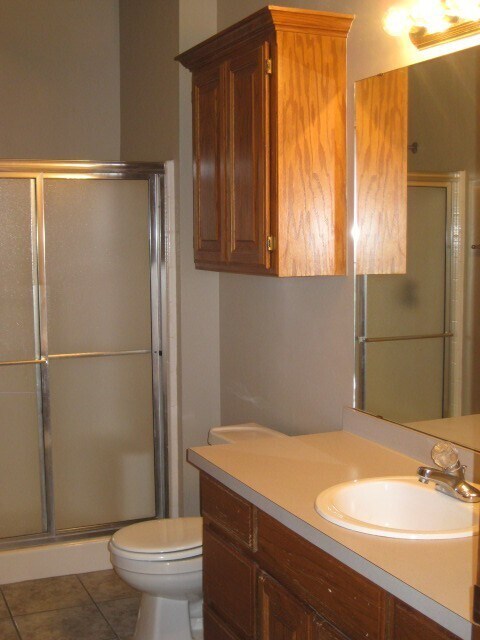 Building Photo - Three Bedroom in Norman with new hardwood ...