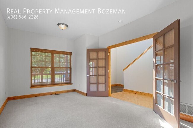 Building Photo - 971 Longbow Ln