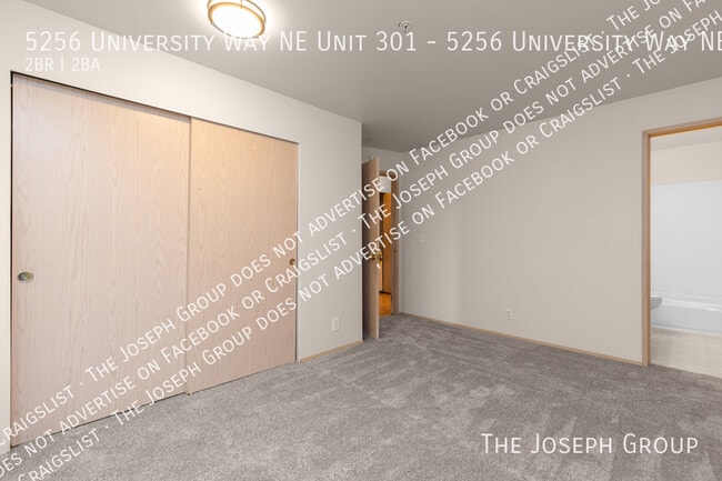 Building Photo - 5256 University Wy NE