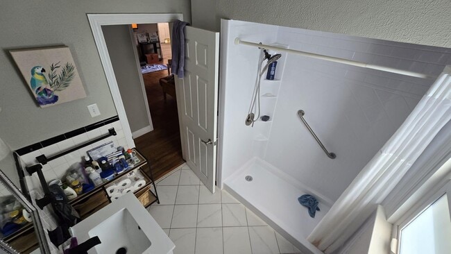 Building Photo - 231 NE 20th Ave