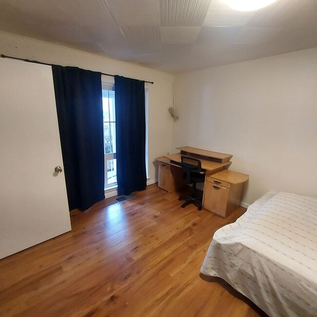 Building Photo - Spacious 5 bedroom home in Carmichael