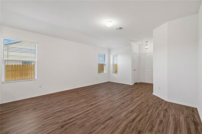 Building Photo - 132 Josey Wales Dr