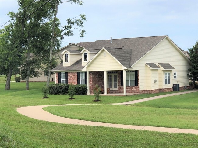 Building Photo - 247 Dobson Branch Ct