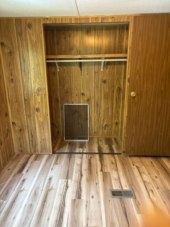 Building Photo - Quiet 3 Bedroom in Alexander