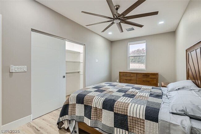 Building Photo - 7074 Pinebrook Ct