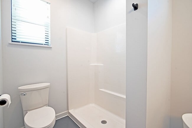 Building Photo - 1495 Oxbow Dr
