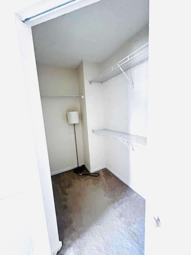 Building Photo - 9905 Baywinds Blvd