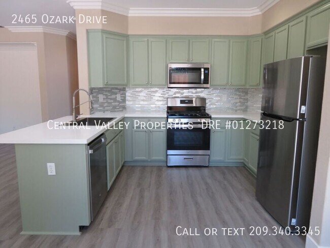 Building Photo - 2465 Ozark Dr