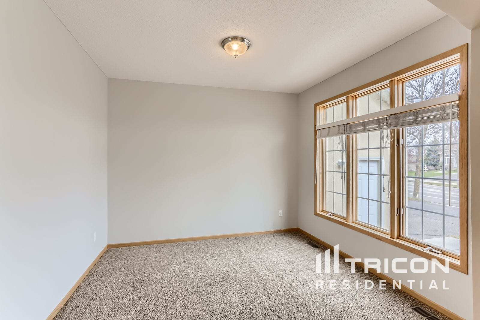 Building Photo - 516 Lincoln Dr NE