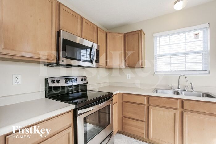 Building Photo - 10883 Ashwood Dr