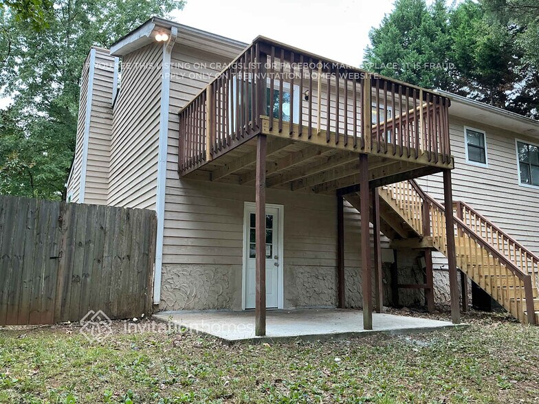 Building Photo - 2742 Mountbery Dr