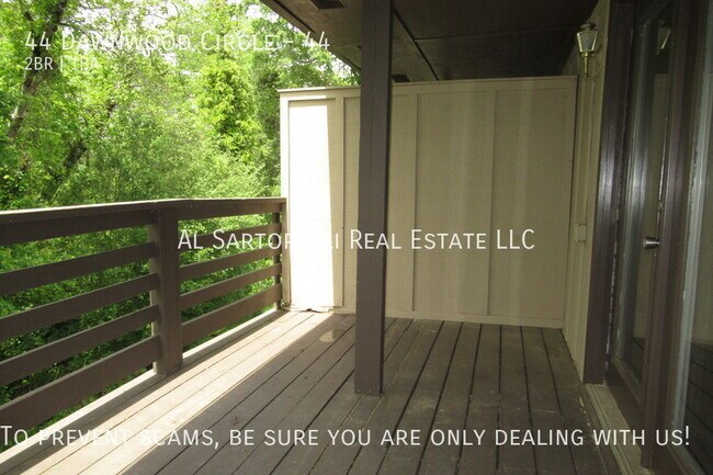 Building Photo - Pet Friendly Condo close to town and ready...