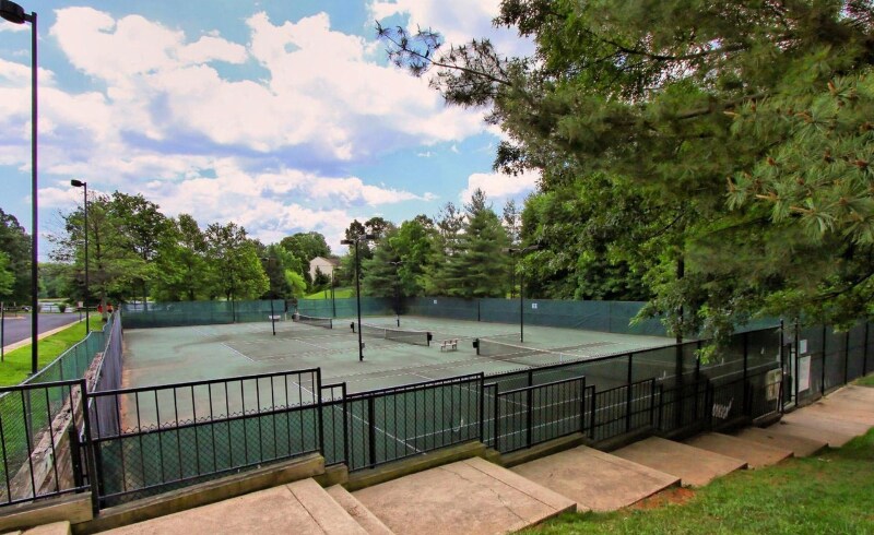 Building Photo - 12003 Golf Ridge Ct