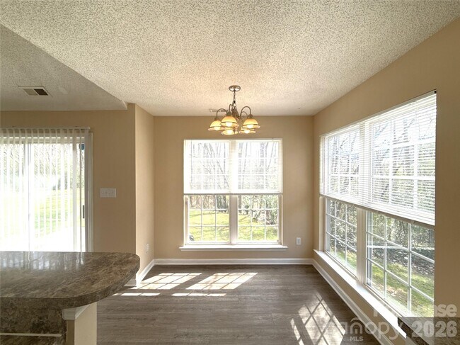 Building Photo - 507 Shafter Ct