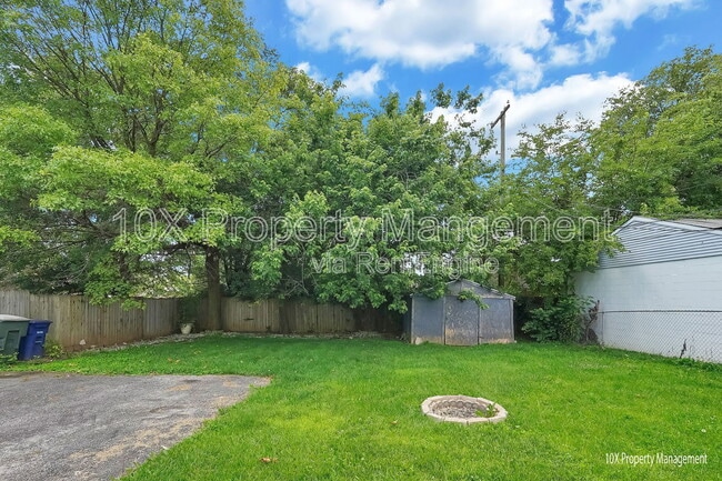 Building Photo - 1341 Coburg Rd