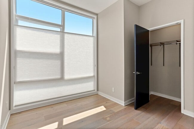 Building Photo - Available Now! Recent build! Professionally Managed// 2 bedroom 2 bathroom Luxury Condo// Petworth!