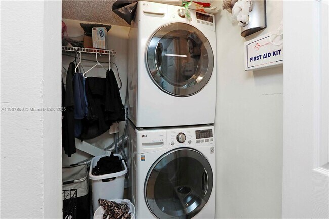 Building Photo - 2075 SW 122nd Ave