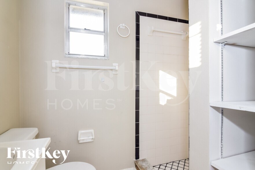 Building Photo - 6708 Timberlane W Dr