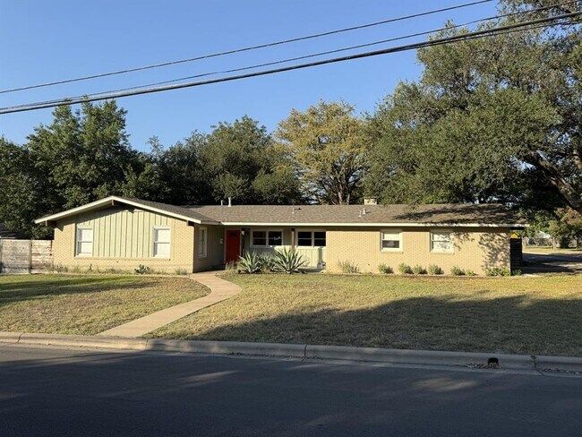Building Photo - 1802 Hutto Rd