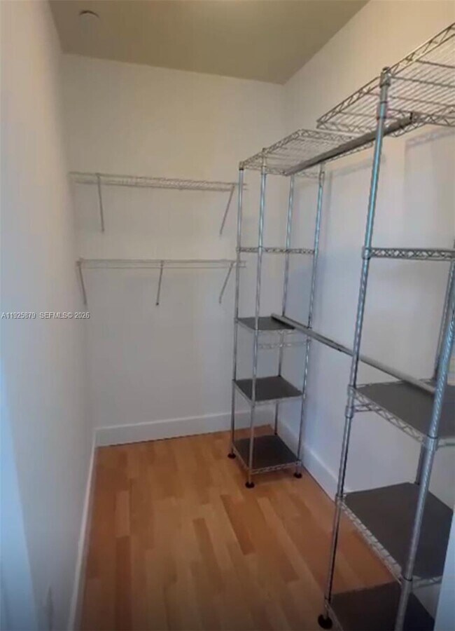 Building Photo - 350 NE 24th St