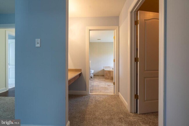 Building Photo - 576 Championship Dr