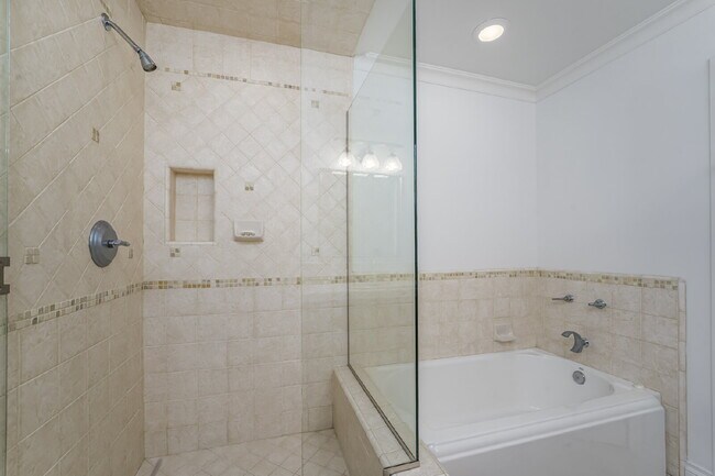 Building Photo - 119 Opal Ave