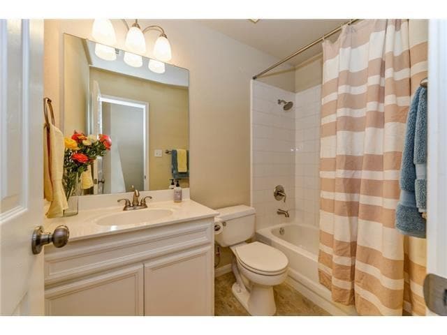 Building Photo - 409 N Mt Rushmore Dr