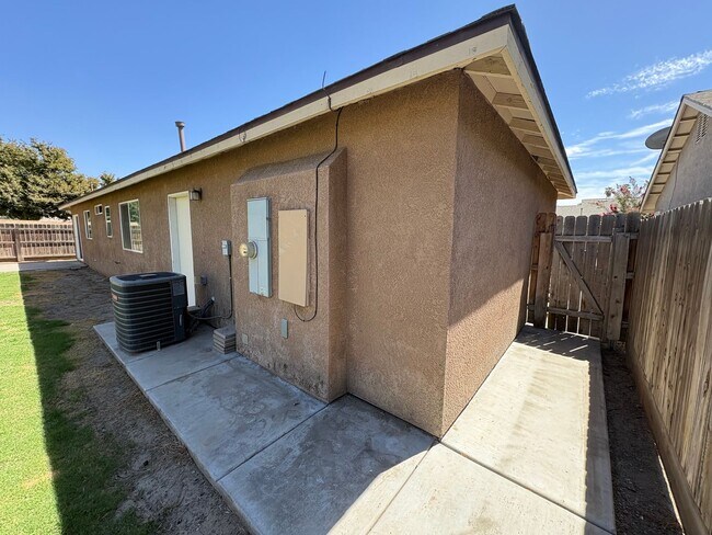 Building Photo - 2314 Cape Canyon Ave