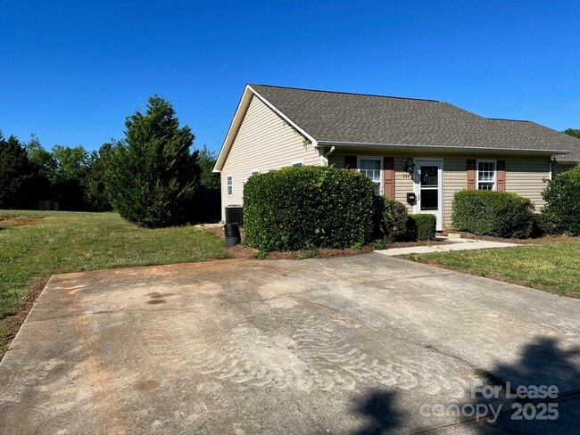 Building Photo - 131 McKendree Rd