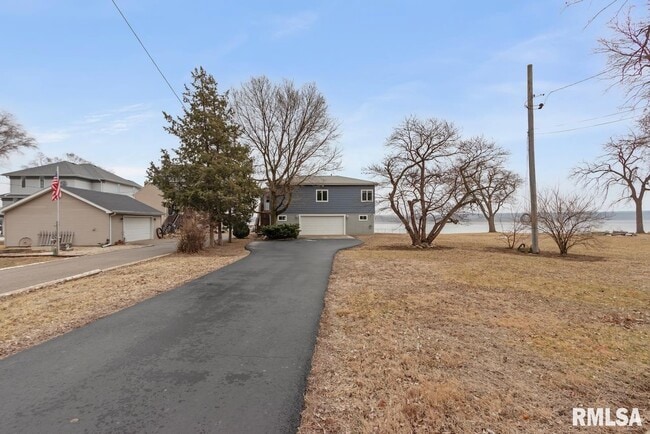 Building Photo - 15326 N River Beach Dr